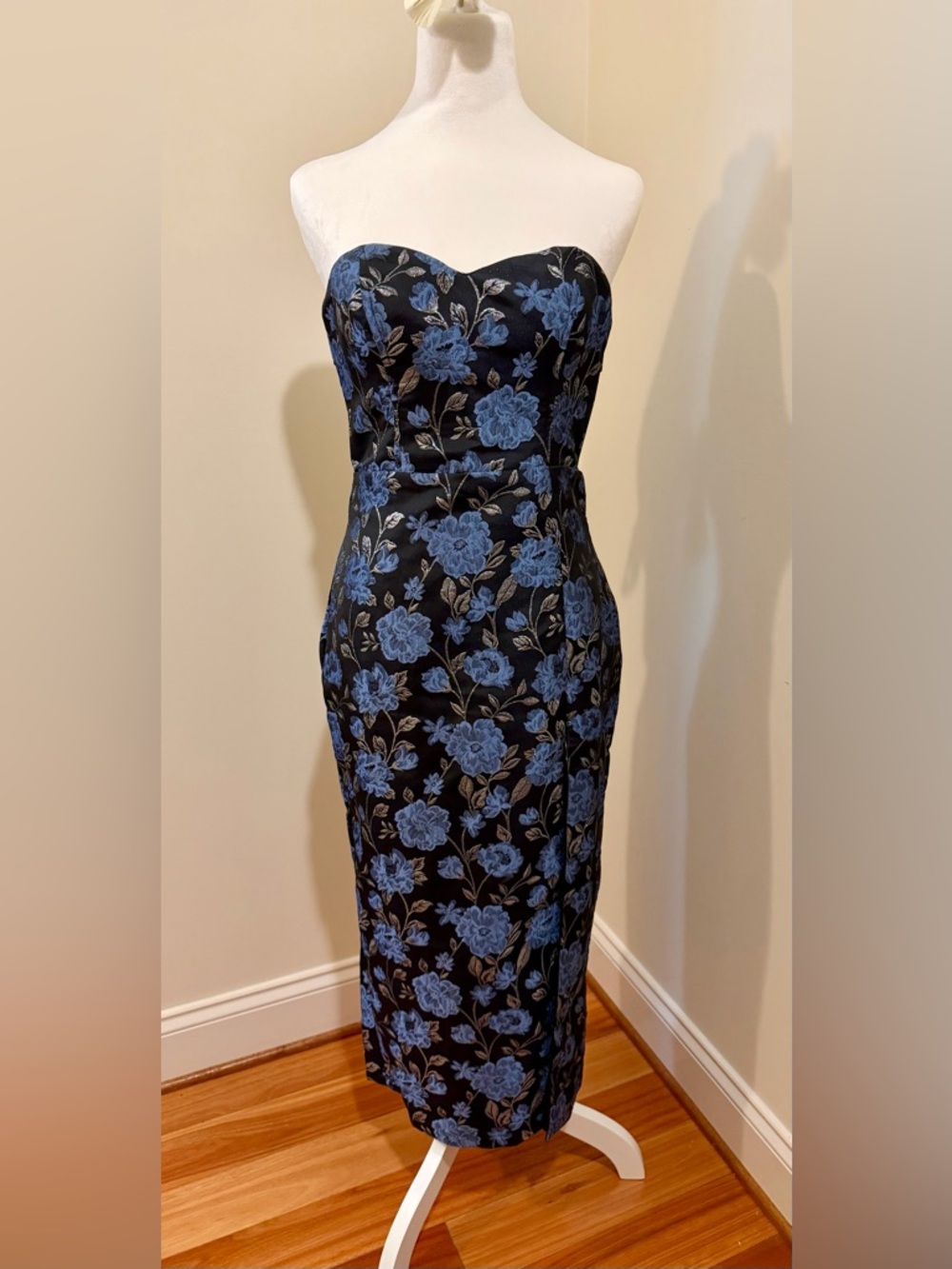 Lulu's Black Strapless Midi Dress with Blue Floral Jacquard